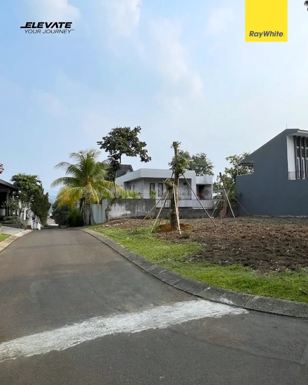 Kavling Hoek Eksklusif di Cluster Taman Parahyangan, Sentul City — foto 1 dari 5